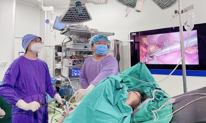 Cô gái nặng 100kg quyết định phẫu thuật thu nhỏ dạ dày để giảm béo