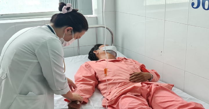 Cập nhật tình hình sức khỏe của nhóm công nhân bị ngạt khí khi nạo vét cống thoát nước