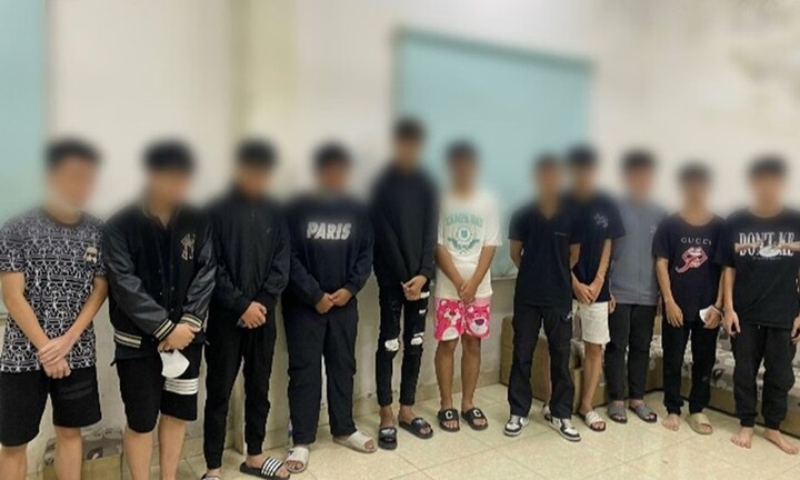 Bắt giữ nhóm thanh niên mang hung khí từ Hưng Yên lên Hà Nội gây rối đánh nhau