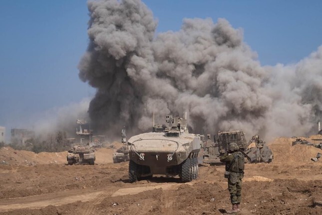 Xe bọc thép Eitan của Israel chính thức tham gia tấn công trên bộ ở Dải Gaza