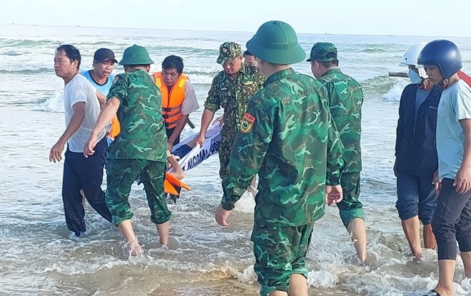 Quảng Trị: Tìm thấy thi thể của nam sinh sau gần 2 ngày mất tích trên biển