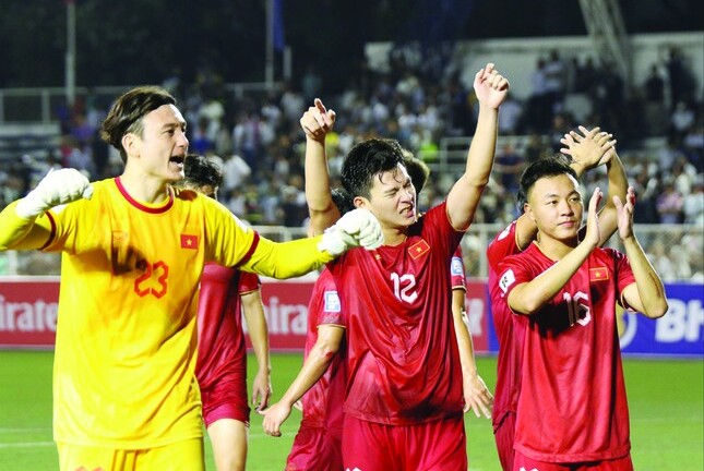 Văn Quyết, Hoàng Đức không được đăng ký trận gặp Iraq, Tiến Linh khó đá chính 