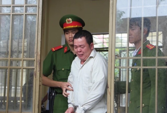 Quảng Nam: Vừa lái xe vừa rót trà uống, tài xế xe khách gây tai nạn làm 3 người tử vong, 17 người bị thương