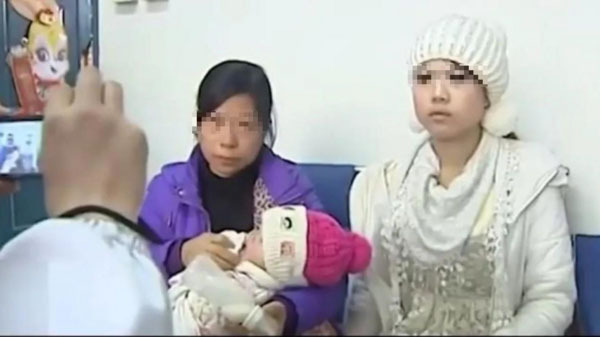 Ảo tưởng sinh ra trong gia đình giàu có, cô gái ép bố mẹ nghèo đi xét nghiệm ADN