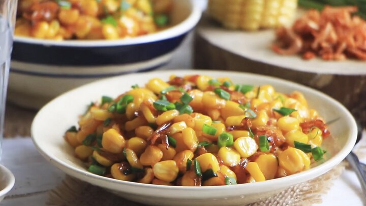 Nhâm nhi ngày nghỉ Tết dương lịch bằng món bắp xào tép khô thơm ngon đậm đà