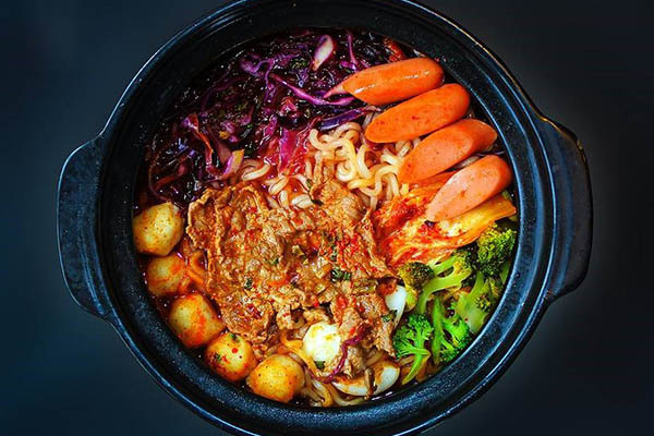 Bật mí công thức làm mì cay thập cẩm chuẩn Hàn dành riêng cho hội người lười