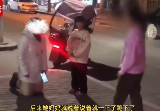 Mong muốn con gái chăm chỉ học tập, người mẹ có hành động khó tin
