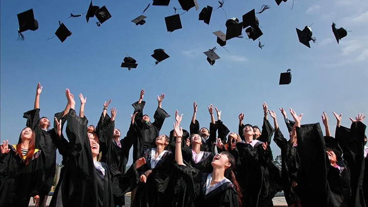 Điều kiện được xét cấp bằng tốt nghiệp đại học, 5 loại bằng tốt nghiệp đại học có thể bạn chưa biết