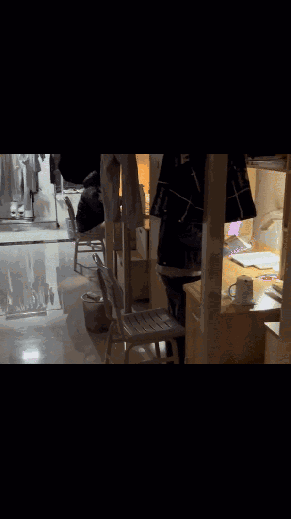 Nam sinh viên tiết lộ khung cảnh kí túc xã lúc 2h sáng khiến công đồng mạng phát sốt