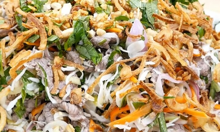 Tiệc tùng quá nhiều, giải ngấy cho gia đình bằng món gỏi  bắp cải thịt bò giòn ngon, dễ làm tại nhà
