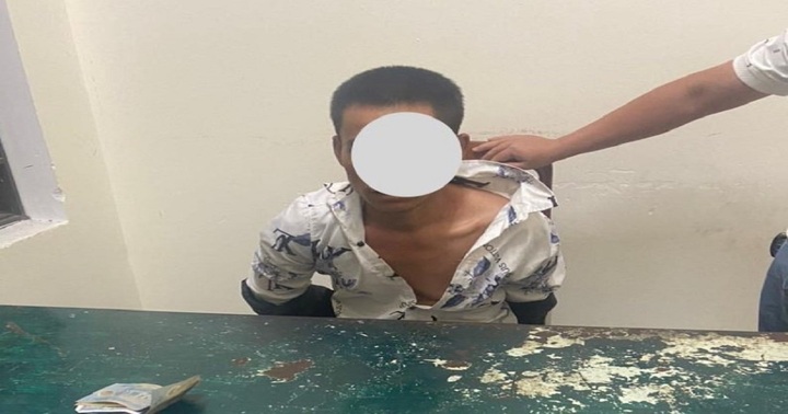 Bị yêu cầu dừng xe kiểm tra nồng độ cồn, người đàn ông rút súng đe dọa cảnh sát