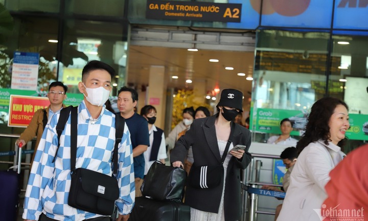 Sân bay Tân Sơn Nhất đón lượng khách tăng cao, xác lập đỉnh mới Tết Giáp Thìn