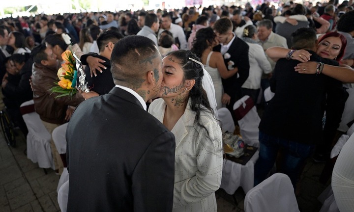 Valentine đặc biệt: 1.200 cặp đôi kết hôn trong một đám cưới tập thể