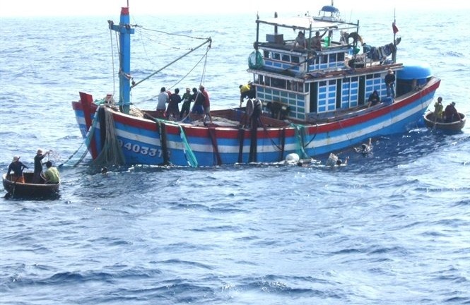 4 ngư dân Phú Yên gặp nạn trên biển được cứu vớt an toàn