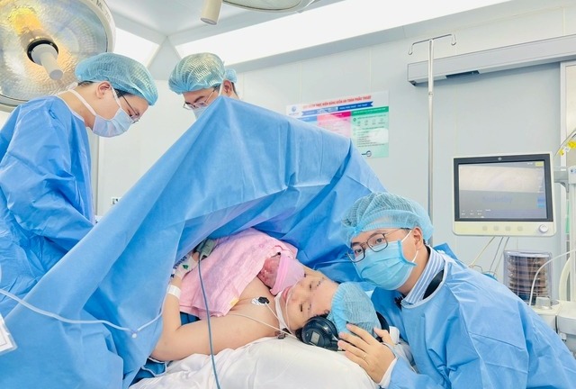 Em bé thứ hai tại Việt Nam được thông tim trong bào thai chào đời khỏe mạnh