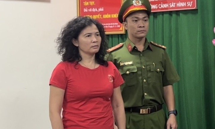 Nhà báo Đặng Thị Hàn Ni hầu tòa