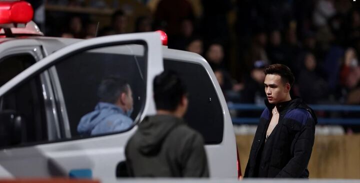 Sau Tuấn Hải, đến lượt Bùi Hoàng Việt Anh nhập viện cấp cứu