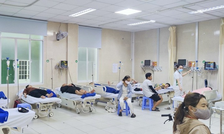 60 người nghi bị ngộ độc sau khi ăn cơm gà ở một quán cơm tại TP Nha Trang