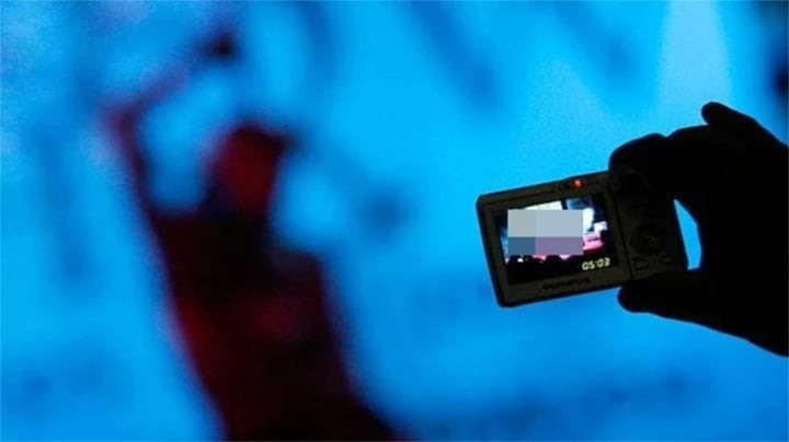 Nhà chồng nhận cái kết đắng khi ép con dâu 21 tuổi đóng  "phim người lớn "
