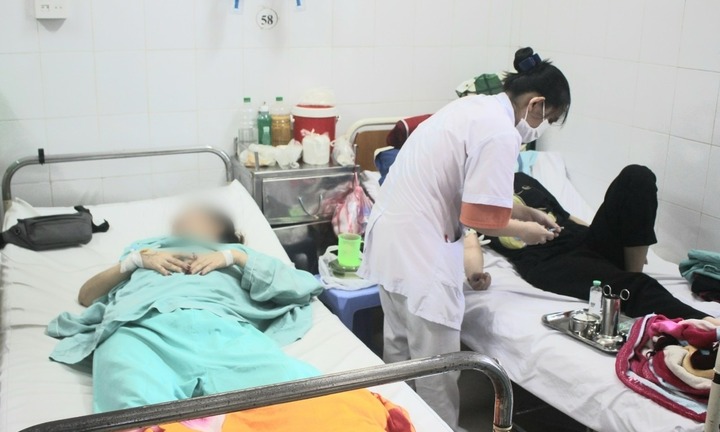 Vụ 222 người nghi ngộ độc thực phẩm sau ăn cơm gà ở Nha Trang: Bộ Y tế yêu cầu khẩn trường làm rõ nguyên nhân