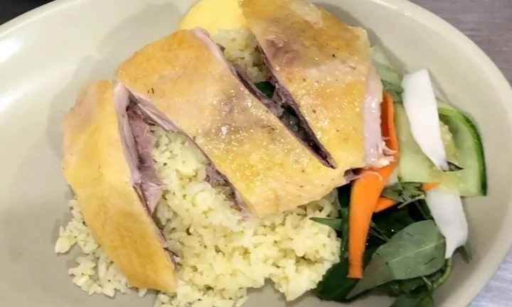 Số người nghi ngộ độc cơm gà ở Nhà Trang tăng lên 345 ca, một thai phụ diễn biến nặng