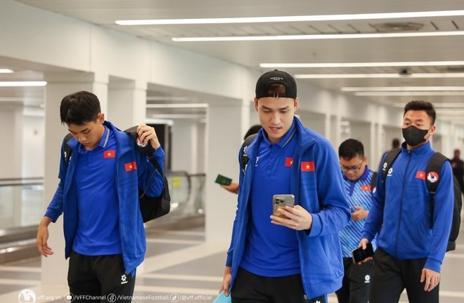 Đội tuyển Việt Nam đã hạ cánh an toàn tại Indonesia sau chuyến bay dài 4 giờ