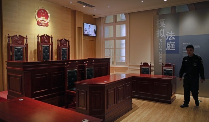 Gần 2 thập kỷ dở trò đồi bại với loạt nữ sinh nhỏ tuổi, thầy giáo phải trả 