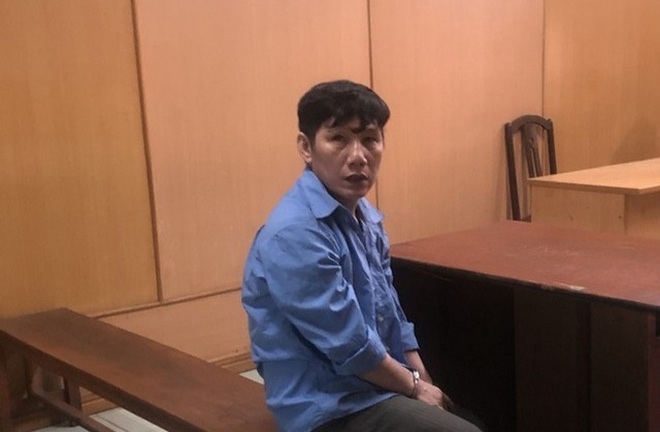 Xét xử vụ vô cớ tạt xăng thiêu người khác: Bất ngờ lời khai tại tòa