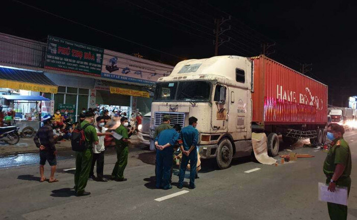 Xót xa 2 mẹ con tử vong thương tâm dưới bánh container