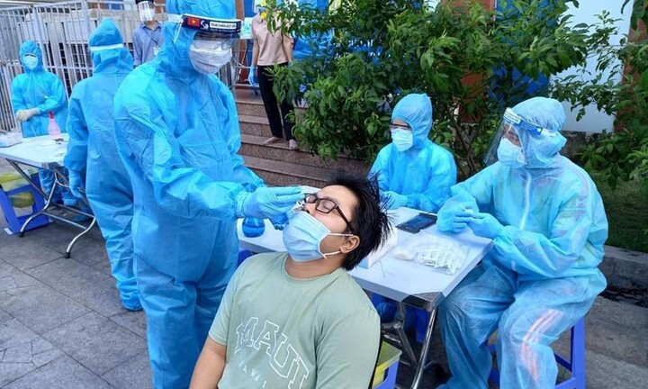 Hà Nội xét nghiệm COVID-19 diện rộng 1 triệu mẫu cho 13 nhóm người nguy cơ cao