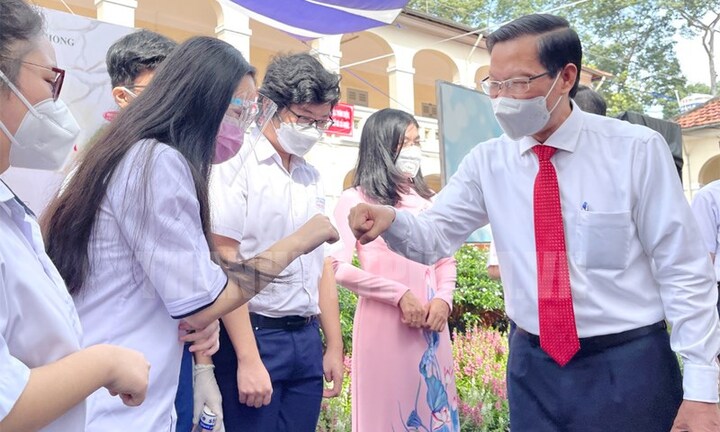 TP.HCM: Hoàn thành tiêm mũi 2 vaccine COVID-19 cho toàn bộ giáo viên trước 20/11