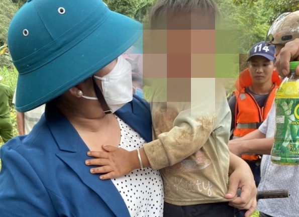 Vụ bé trai 3 tuổi nghi bị lũ cuốn trôi ở Bình Phước: Nạn nhân được tìm thấy ở đâu?