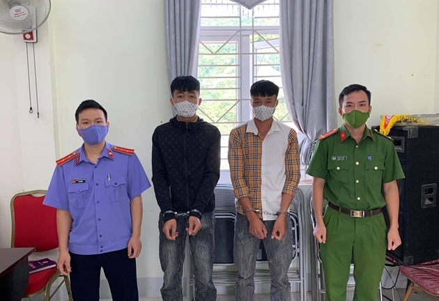 Vụ 2 thiếu niên đánh bạn vì