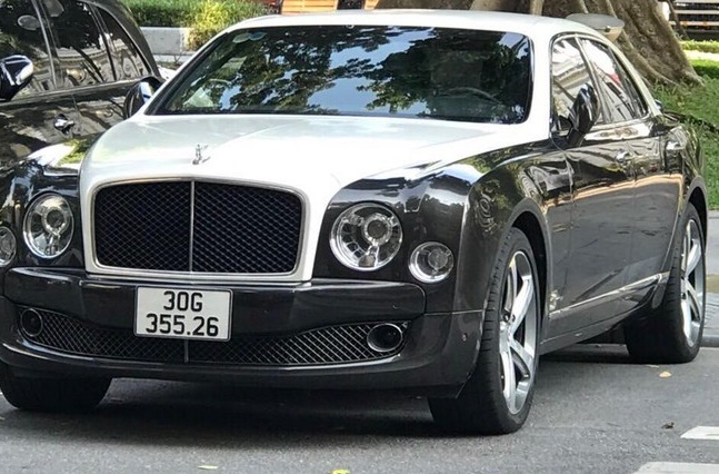 Công an Hà Nội phát hiện xe sang Bentley nghi giả giấy tờ, biển số