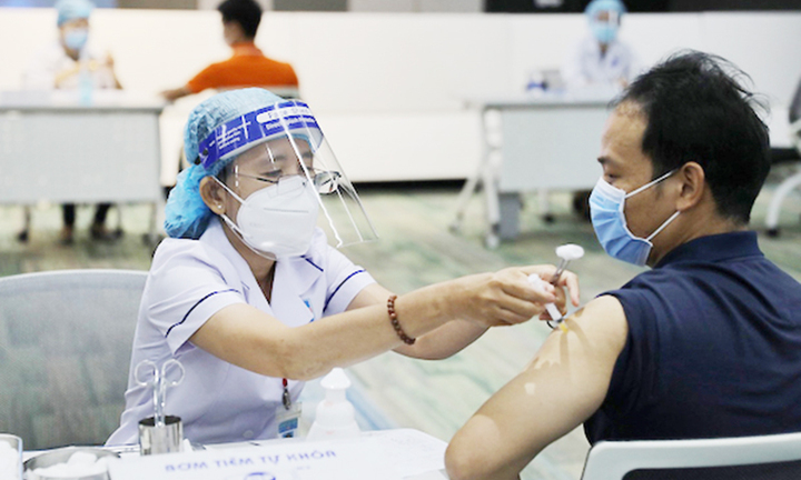Bộ Y tế đề nghị TP.HCM điều tra việc tiêm vaccine COVID-19 có thu phí