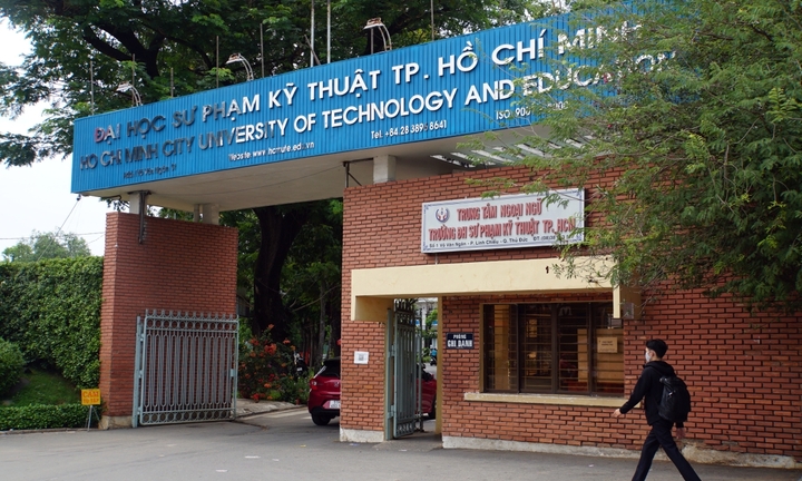 ĐH Sư phạm Kỹ thuật TP.HCM thông báo cho sinh viên học tập trung từ 1/11