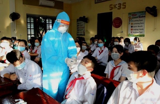 Hàng chục nghìn học sinh Hà Tĩnh dừng đến trường sau khi xuất hiện chùm ca COVID-19