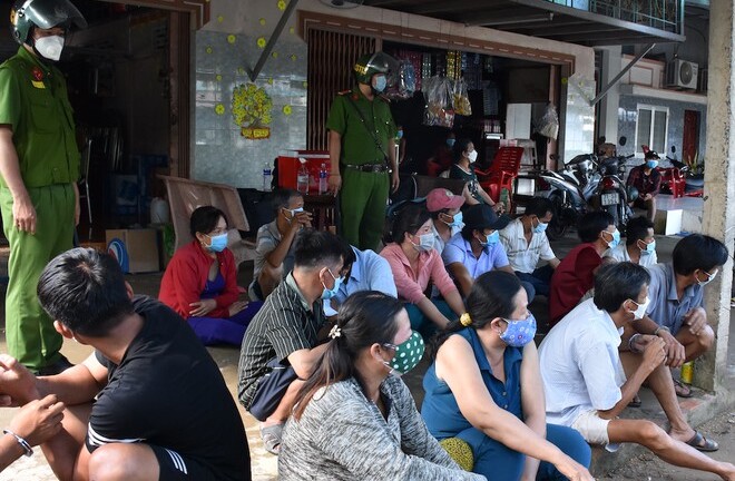 Tin tức pháp luật ngày 17/11: Cảnh sát đột kích sới gà, nhiều người nhảy xuống sông bỏ trốn