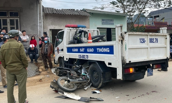 Lạng Sơn: Làm rõ thông tin CSGT dùng xe công vụ chặn đường khiến học sinh gặp tai nạn