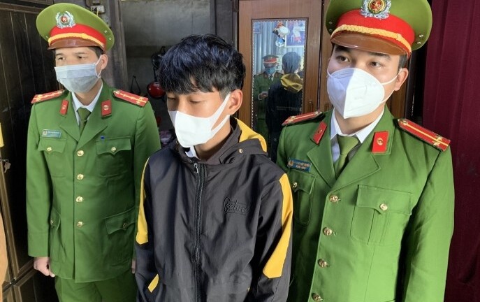 Vụ thiếu niên 18 tuổi đâm 2 người trọng thương: Nghi phạm khai gì?