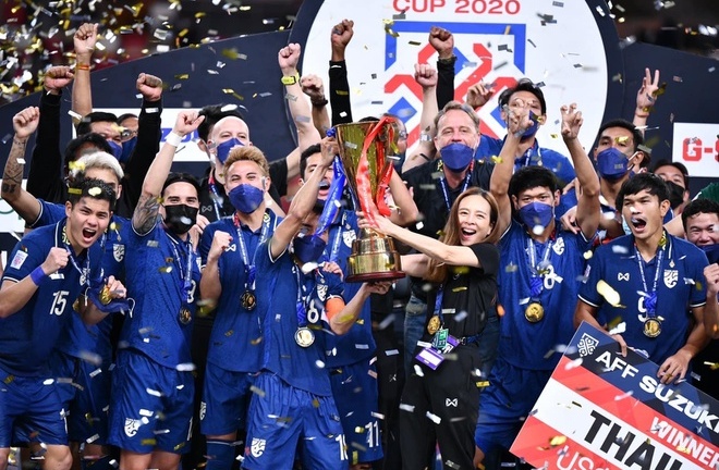 Lên ngôi tại AFF Cup 2020, báo chí Thái Lan nói gì về đội nhà?