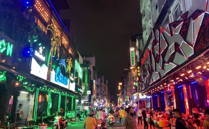 Quán bar, karaoke, vũ trường ở TP.HCM được phép hoạt động trở lại từ 10/1: Điều kiện là gì?