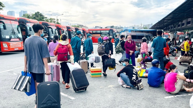 Ninh Bình: Người dân về quê ăn Tết được xét nghiệm COVID-19 miễn phí