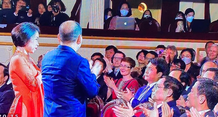 Người vợ kín tiếng của tỷ phú Phạm Nhật Vượng lần đầu xuất hiện trước truyền thông