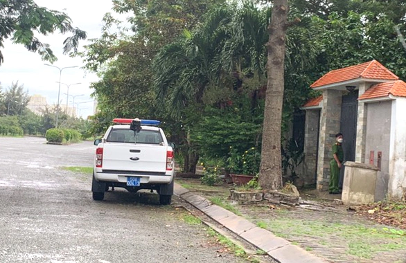 Vụ thanh niên chết bên lề đường, trên mình đầy thương tích: Công an trích xuất camera khu vực