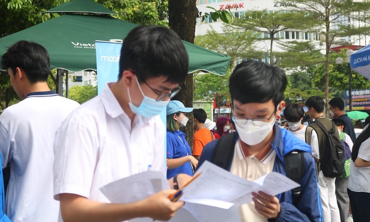 [E] Nam sinh đăng ký 122 nguyện vọng: Quyết thành thủ khoa để dự khai giảng trường cũ