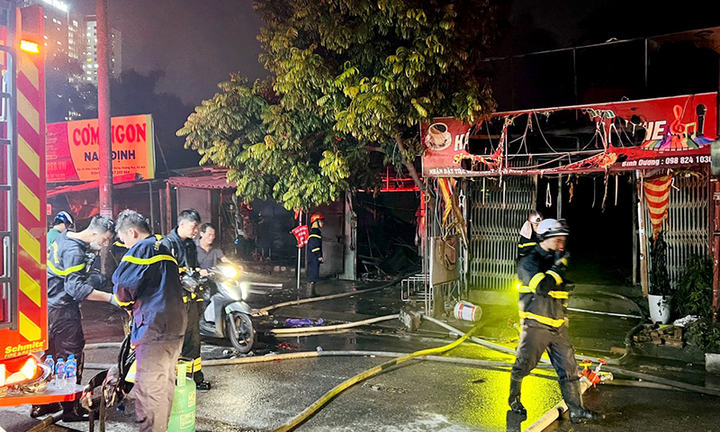 Vụ cháy hàng loạt kiot ở Hà Nội: Xuất phát từ quán cà phê