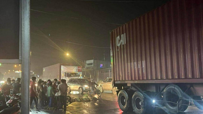 Tin tức tai nạn giao thông mới ngày 9/12: Va chạm với xe container, nữ sinh lớp 12 tử vong