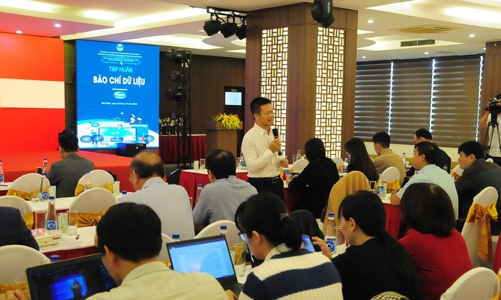 Hơn 70 nhà báo, phóng viên tham gia tập huấn báo chí dữ liệu