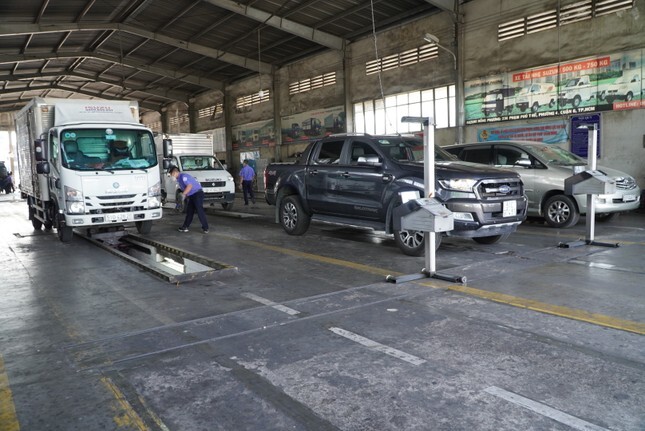 Từ 9/1, người dân TP.HCM và 8 tỉnh, thành Đông Nam Bộ được đặt lịch đăng kiểm qua app